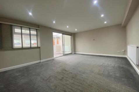 Living room 2.jpg