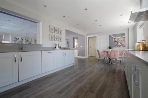 Kitchen a.JPG