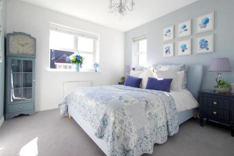 Bed 4.JPG