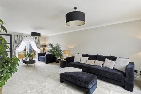 SITTING ROOM A.JPG