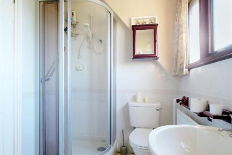 Bathroom Corner Shower.jpg