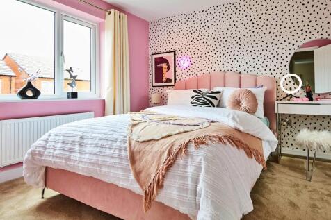 A second double bedroom means you don&#39;t need to compromise on space
