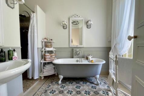 Parent&#39;s bathroom
