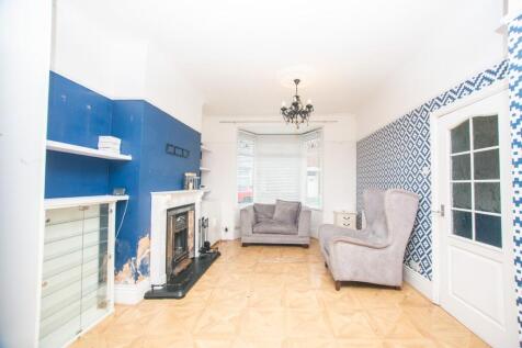Lounge/Dining Area