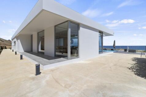 Living outdoor area
