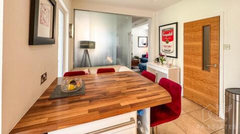 Breakfast bar.