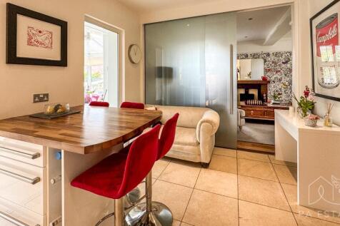 Breakfast bar.