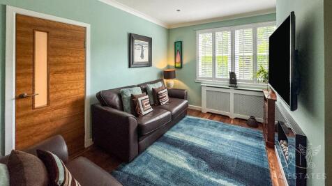 Sitting room.