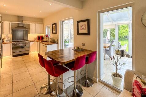 Dining kitchen.