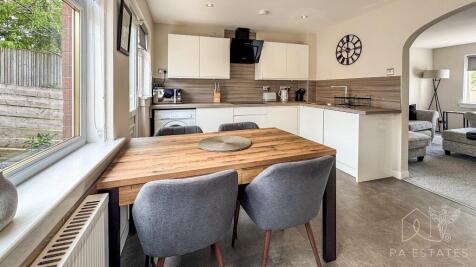 Dining kitchen.