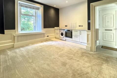 Living/Kitchen.