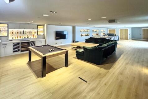 Garage/Games Room.