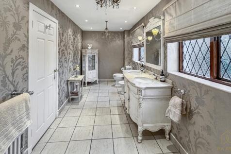 En-Suite.