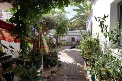 House with patio in Cabanas