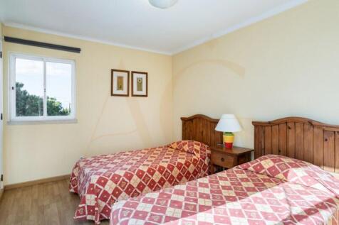 Rooms with built-in wardrobes