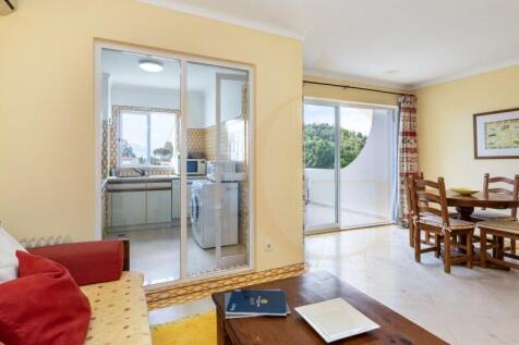 Spacious living room with terrace