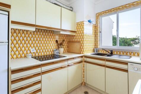 Equipped kitchen
