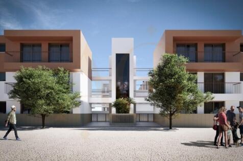2 bedroom apartment with garage