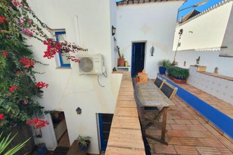 House in Tavira with terrace