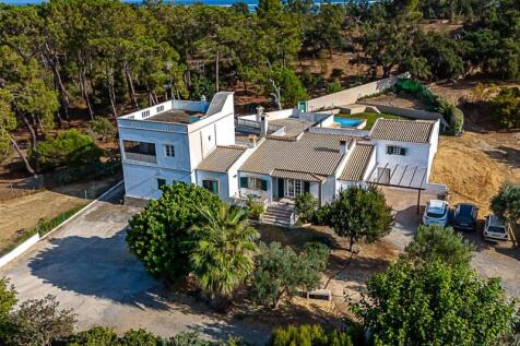 Traditional house, with annexes, in the heart of Ria Formosa, between Fuzeta and Tavira