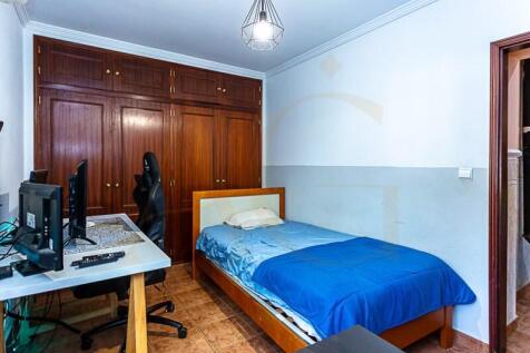 bedrooms with built-in wardrobes