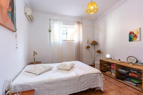 bedrooms with built-in wardrobes