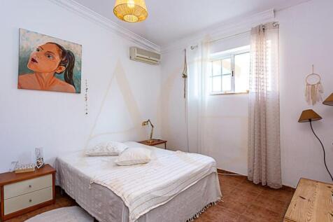 bedrooms with built-in wardrobes