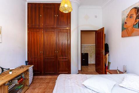 bedrooms with built-in wardrobes