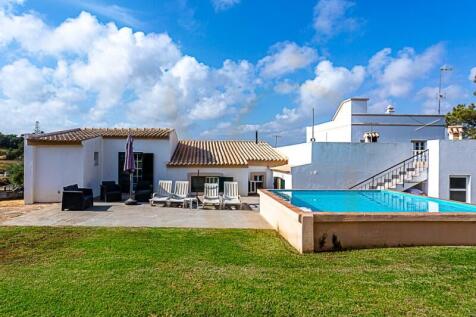3 bedroom house in Tavira with tank