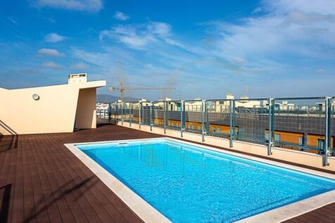 3 bedroom apartment in Olhão with balcony and shared pool