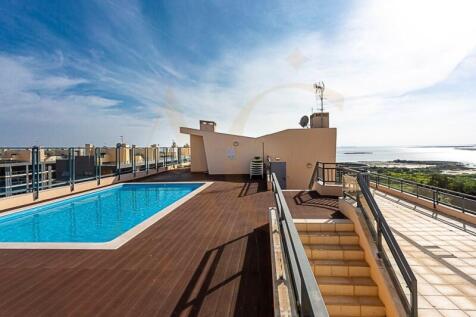 Apartment in Olhão with sea view