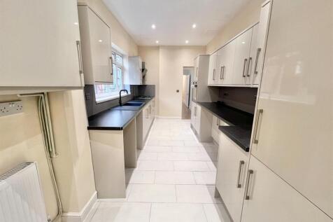 Kitchen2.jpeg