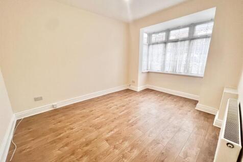 Front lounge.jpeg