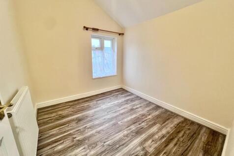 Rear bedroom.jpeg