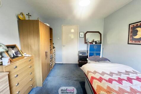 Rear shot of bedroom .jpg