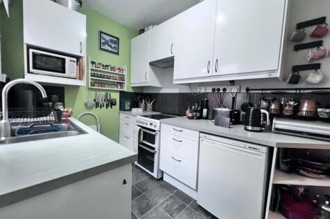 Kitchen Alt b.jpg