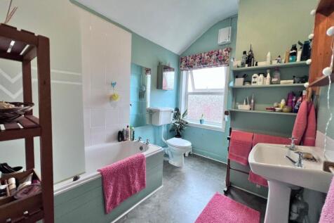 Bathroom.jpg