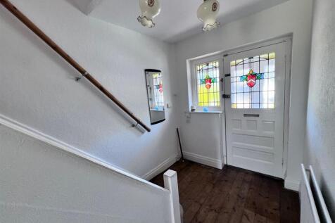 Entraance Hallway Alt.jpg