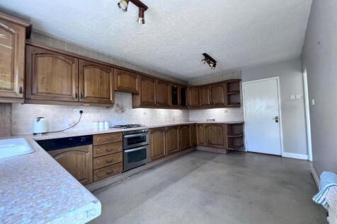 Kitchen Alt.jpg