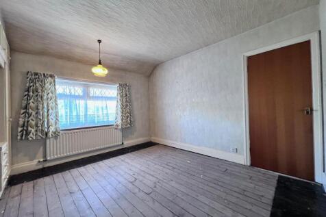 Rear Bedroom 2 Alt b.jpg