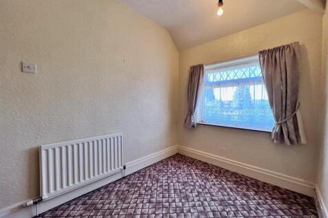 Rear Bedroom 3 Alt.jpg