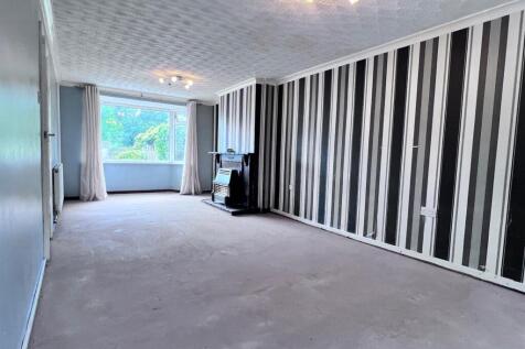 Through Lounge.jpg