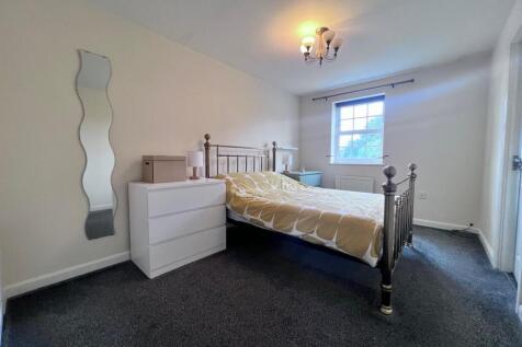 Bedroom 2b.jpg
