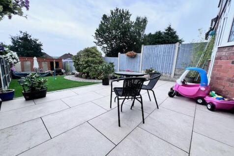 Patio D.jpg