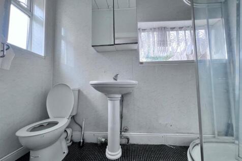 Shower Room   WC.jpg