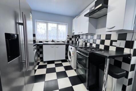 Kitchen Alt.jpg