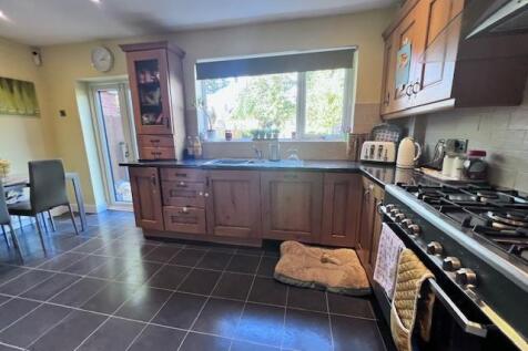 Kitchen Alt b.jpeg