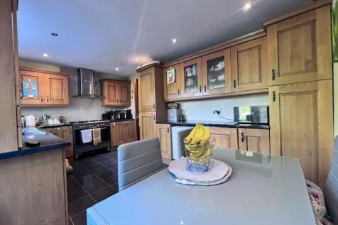 Kitchen - New.jpg