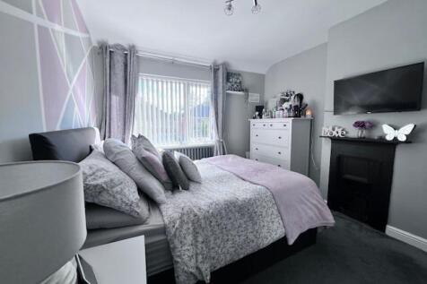 Bedroom 1.jpeg