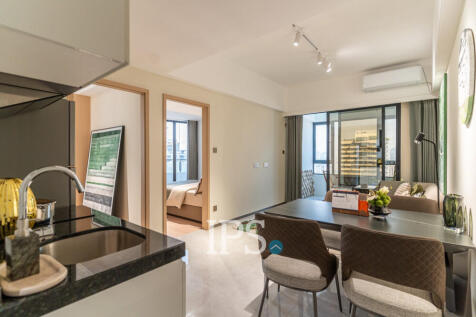 2 Bedroom Condo For Sale - Le Conde, BKK1, Phnom Penh